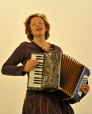 21 december 15 uur –  ‘Het zingende huisje’ – liedkunst & muzikale verhalen